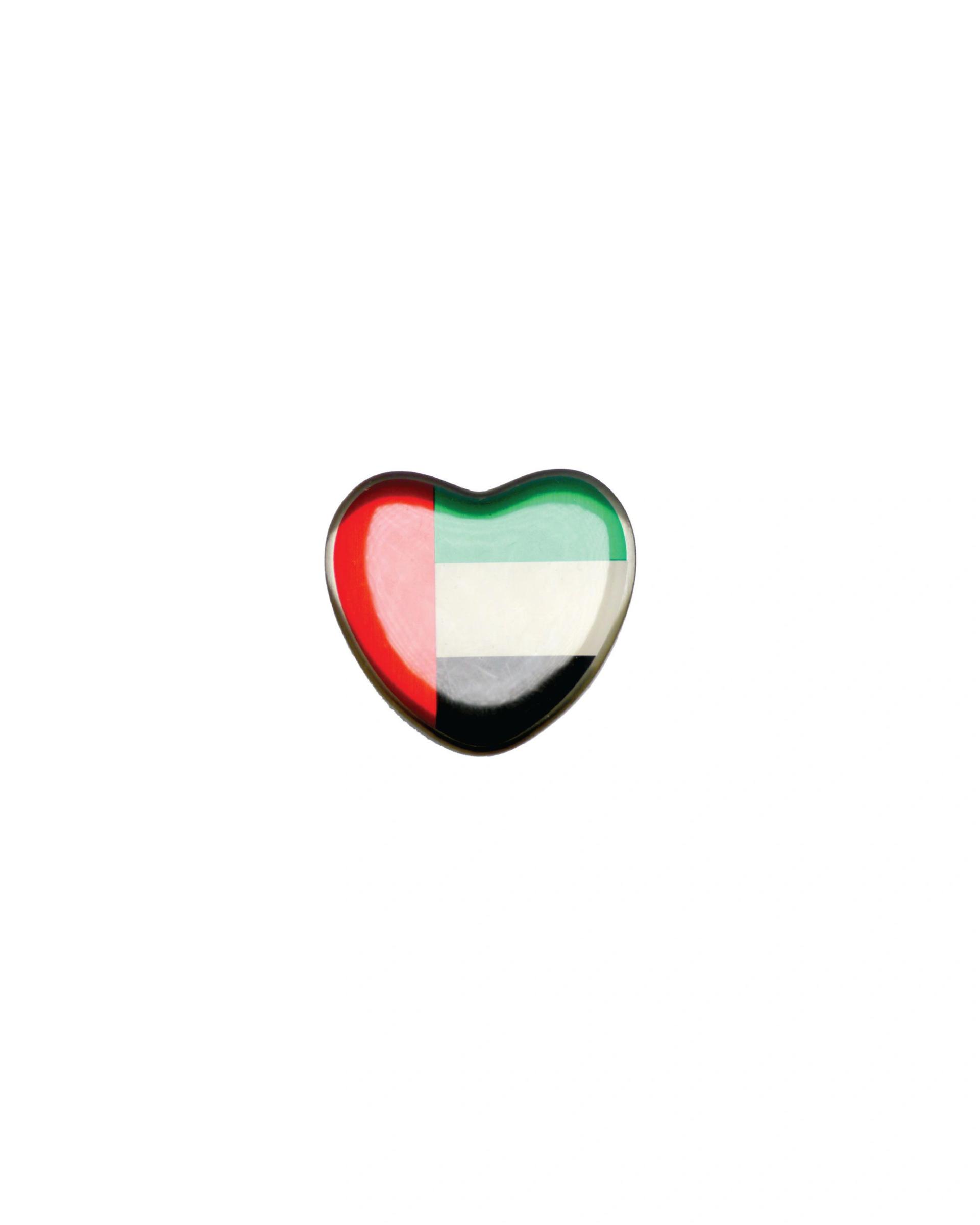 Lalofa - Heart Shaped National Day Badge With Pin