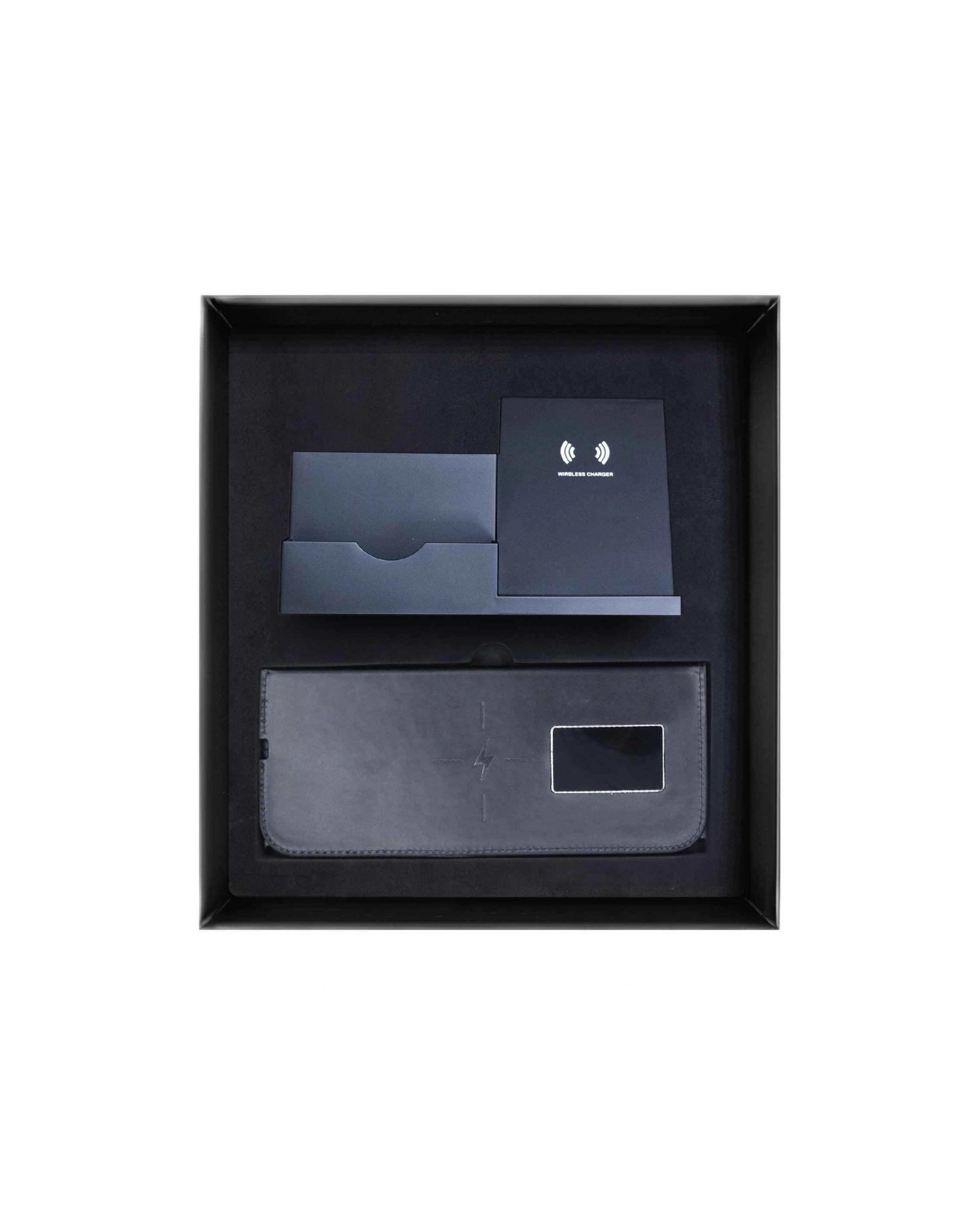 Dicefo - Promotional giftset with wireless charger and mouse pad